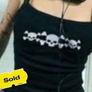 Black scoop Skull crop tank top